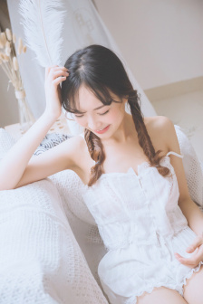 女人张开腿让男人桶个爽